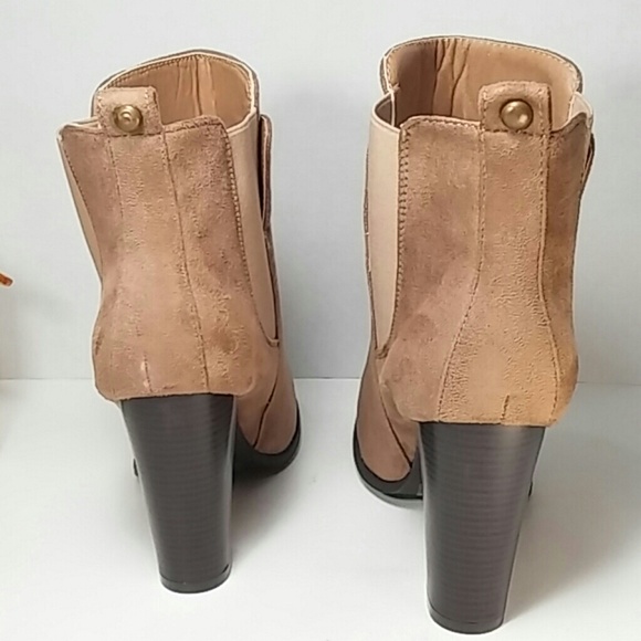🆕 Taupe Chelsea Boot Faux Suede Chunky Heel 🆕 - Picture 5 of 8